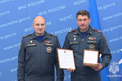 Указом Президента РФ заместителю начальника Главного управления МЧС России по г. Москве (по Государственной противопожарной службе) Юрию Ткаченко присвоено звание генерал-майор внутренней службы